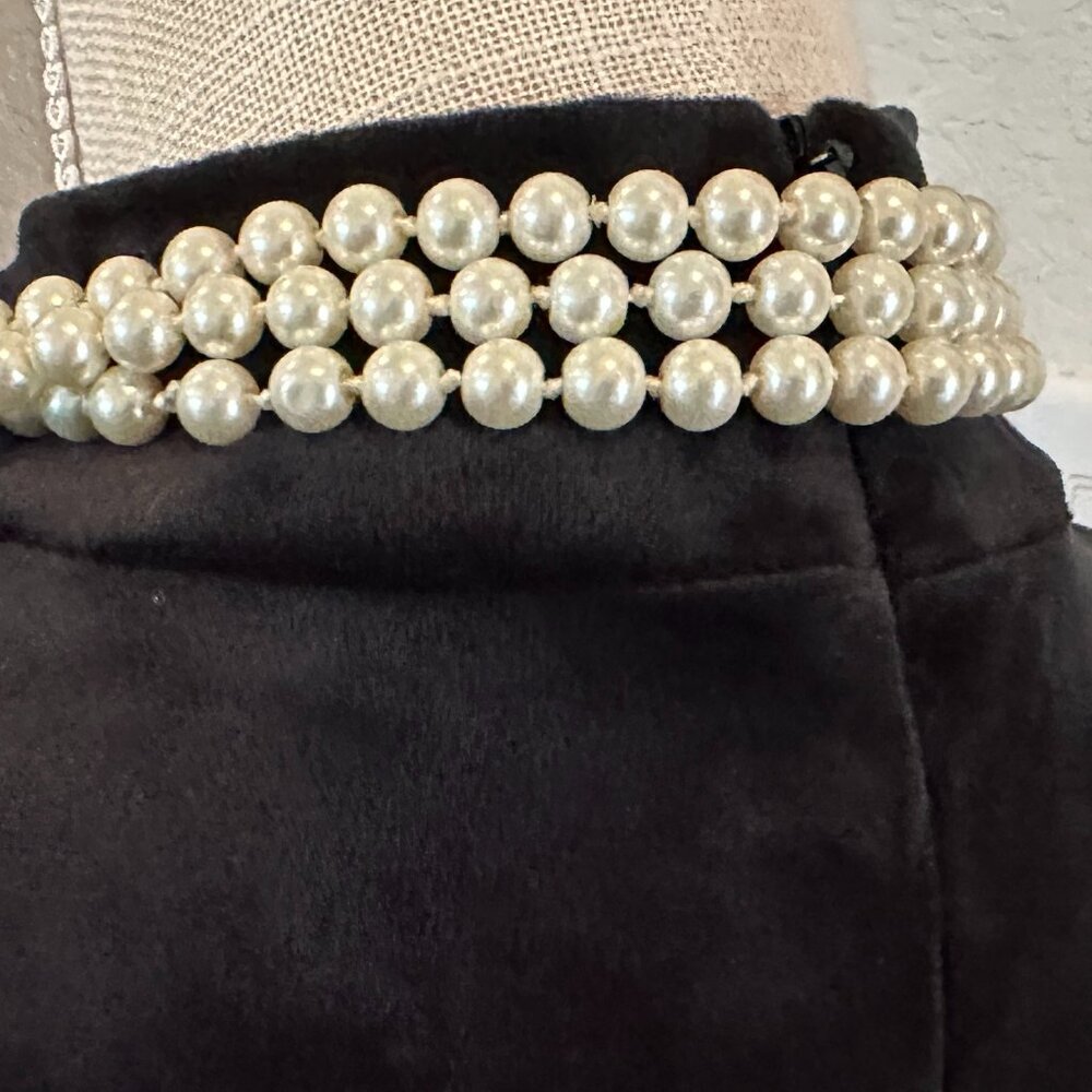 Vintage Long String of Glass Pearls - Picture 6 of 7